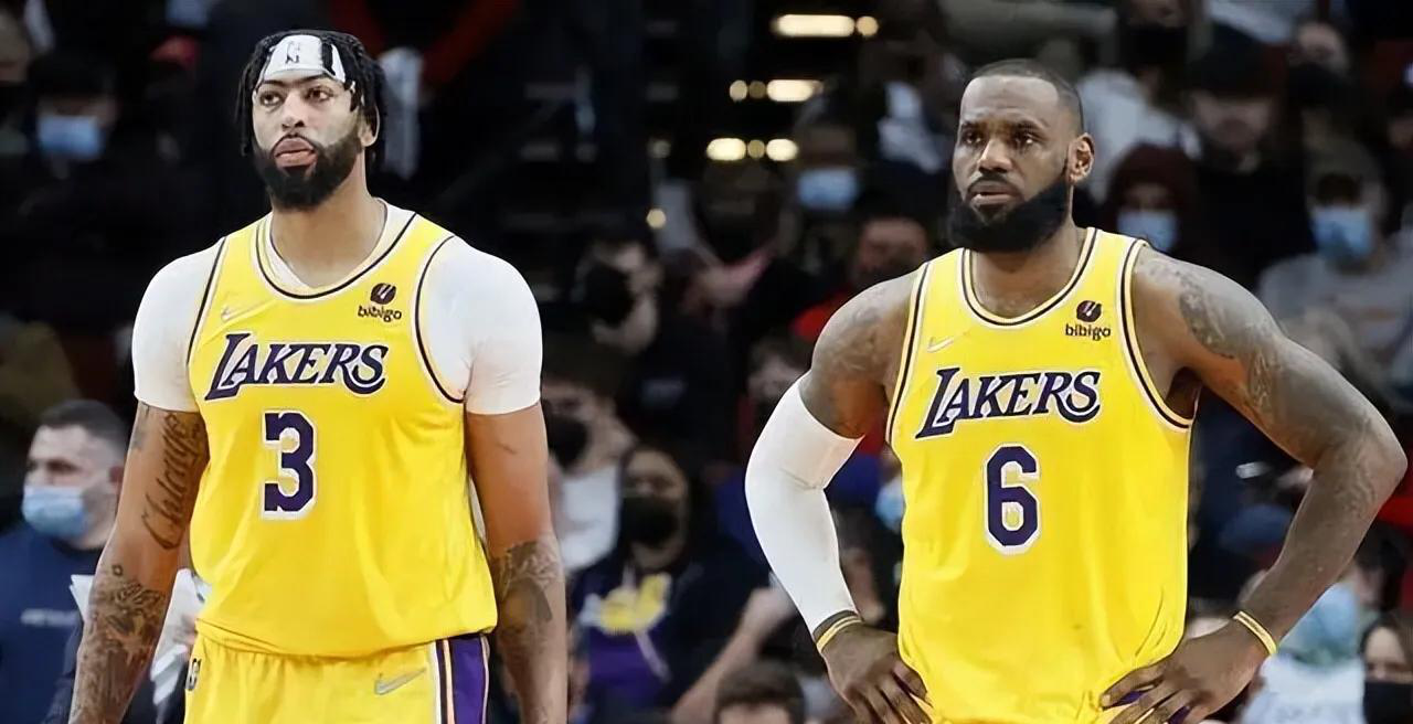 清晨孟菲斯灰熊备战欧联；防线松动细节曝光；话题不断；更衣室氛围转暖的简单介绍